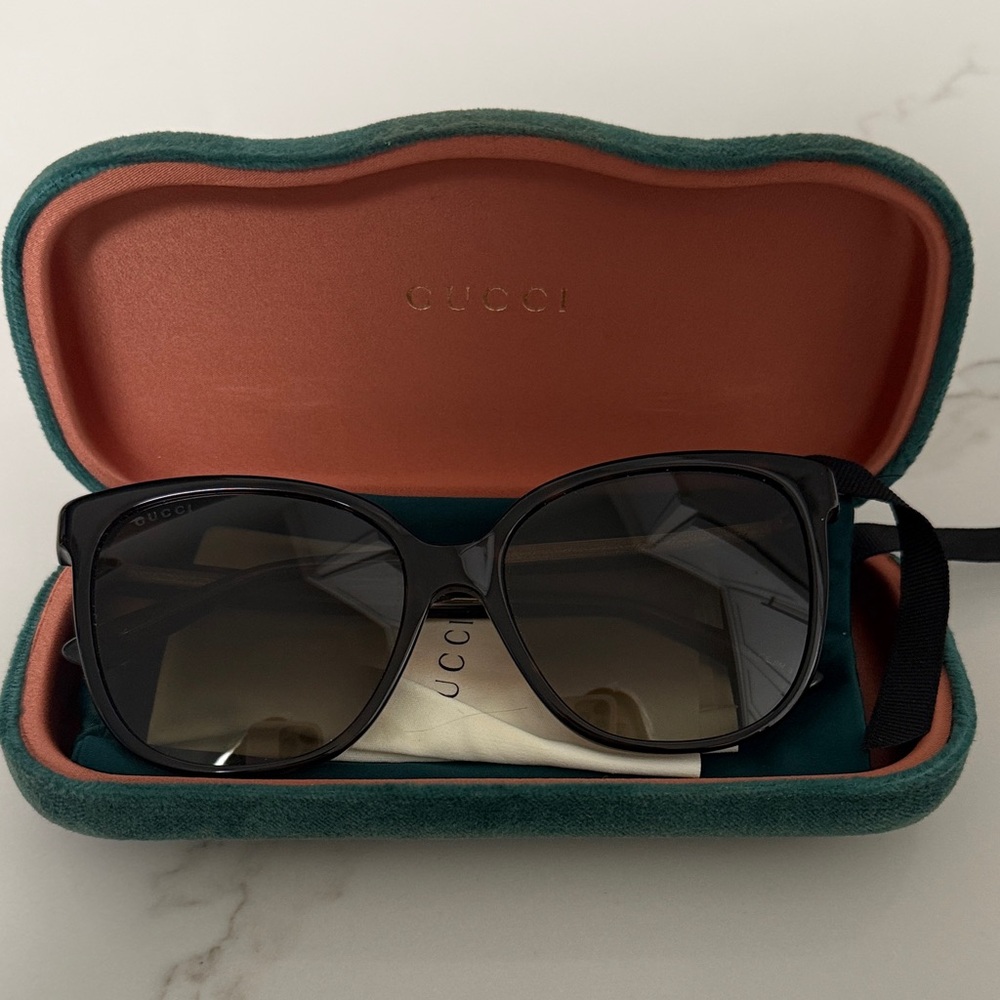 Gucci Black Oversized Sunglasses